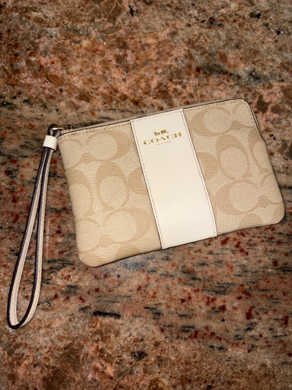 Coach Signature Canvas Corner Zip Wristlet, Light Khaki/chalk